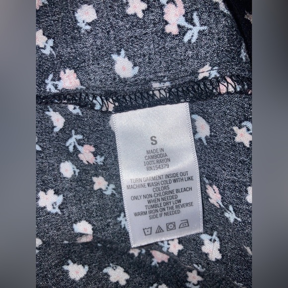 Aeropostale Black Floral Midi Dress - Picture 3 of 7